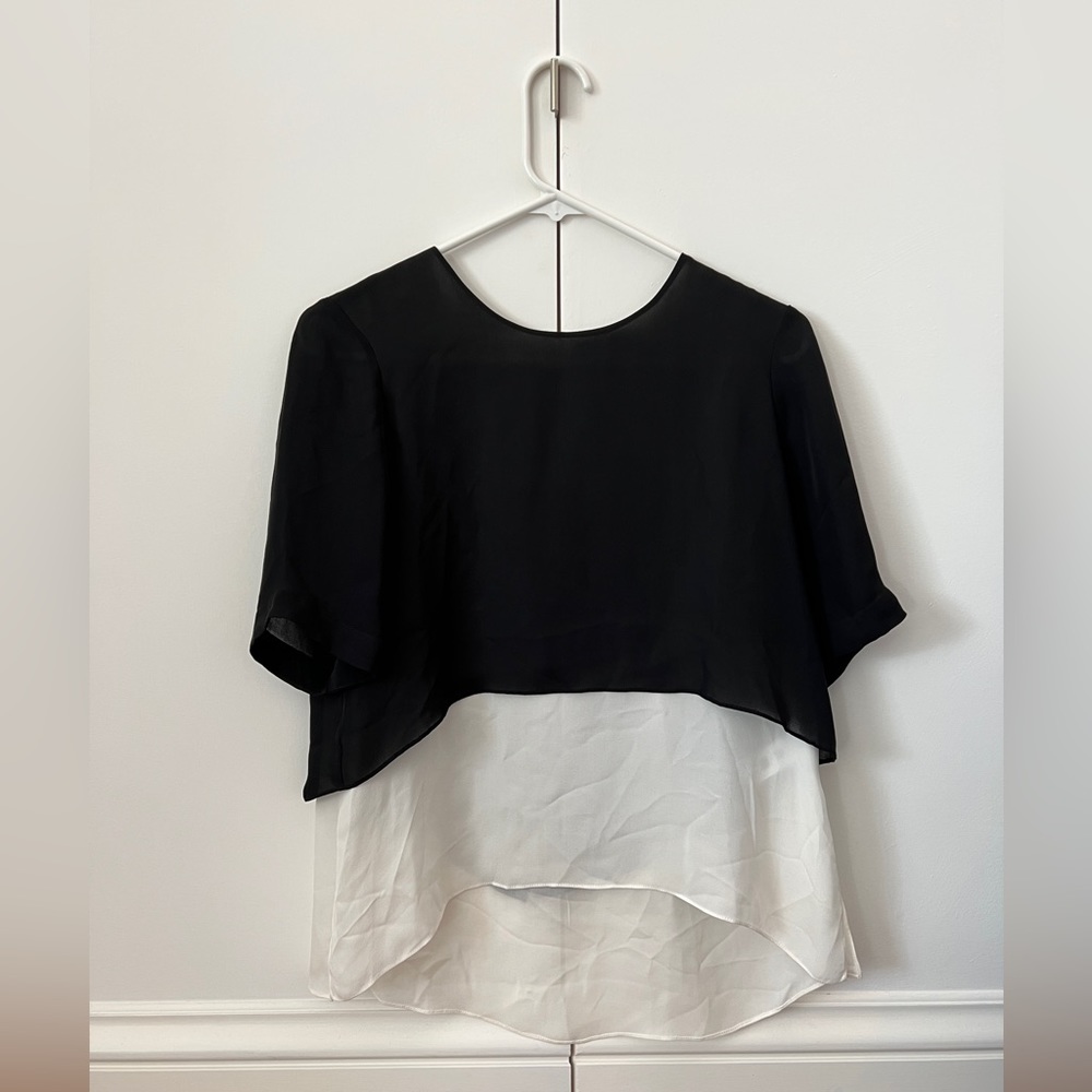 Elizabeth and James 💫EUC💫 Layered Silk Blouse - Black & White - Size Small